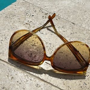 Celine Over-sized light Brown tortoiseshell Sunglasses 😎!